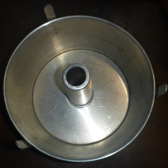 Comet Kitchen Vintage Comet Aluminum Angel Food Cake Pan Poshmark